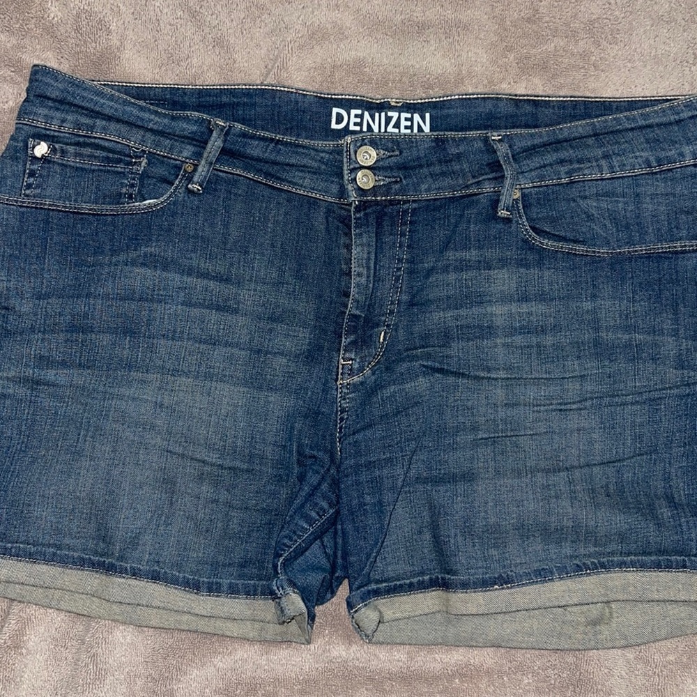 Denizen- Levi Jean Shorts Women’s Size 16